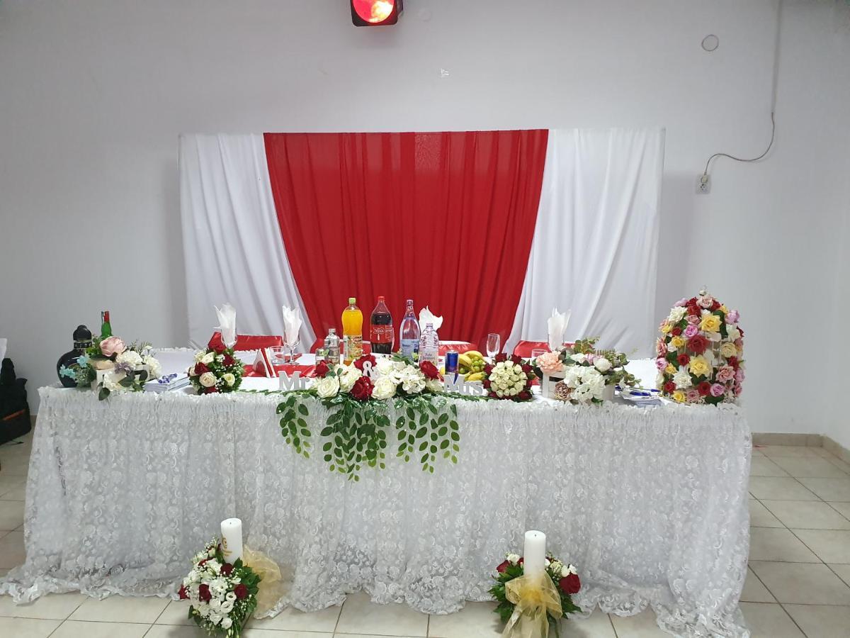 Tetoiu Pensiunea Anais מראה חיצוני תמונה